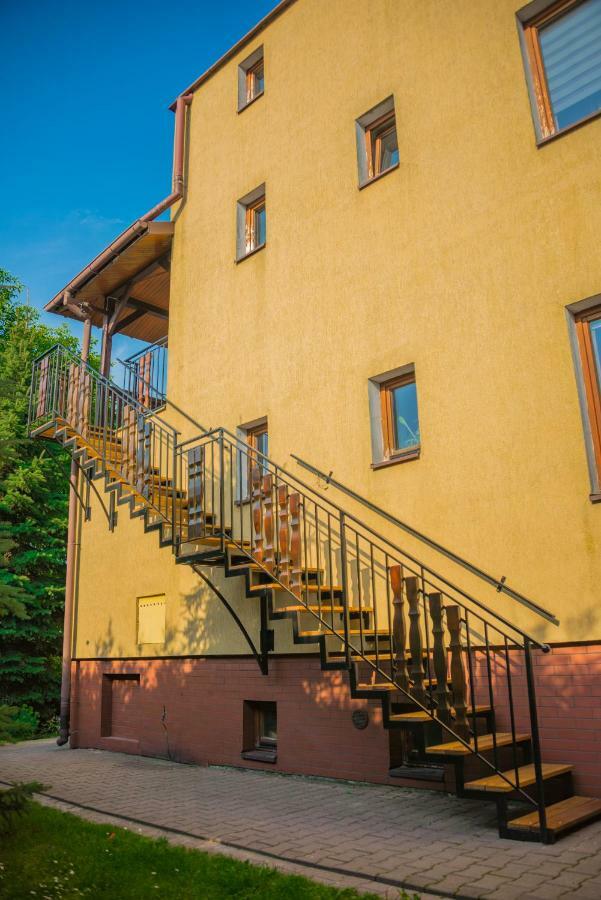 Dom Pod Orzechami Apartment Naleczow Exterior photo